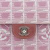 Chanel  Choco bar shoulder bag  in pink and white printed canvas - Detail D1 thumbnail