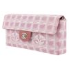 Chanel  Choco bar shoulder bag  in pink and white printed canvas - Detail D3 thumbnail