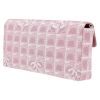 Chanel  Choco bar shoulder bag  in pink and white printed canvas - Detail D5 thumbnail