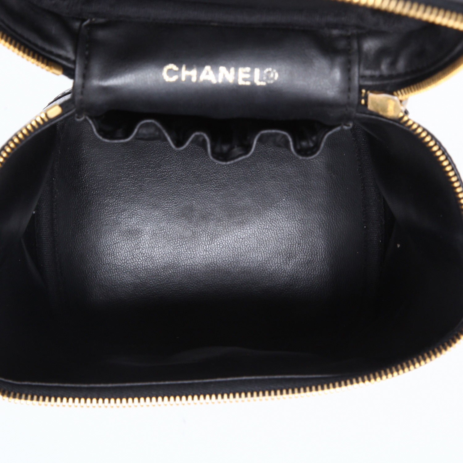 Chanel Vanity in black grained leather - Detail D8
