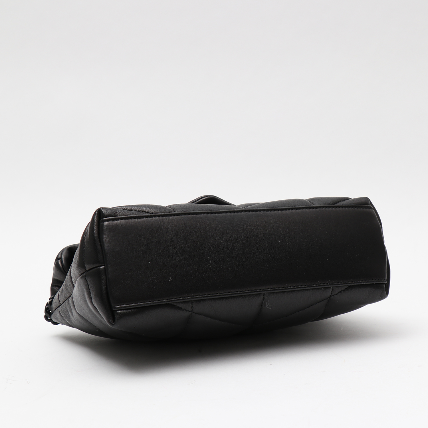 Saint Laurent  Toy Loulou shoulder bag  in black quilted leather - Detail D4