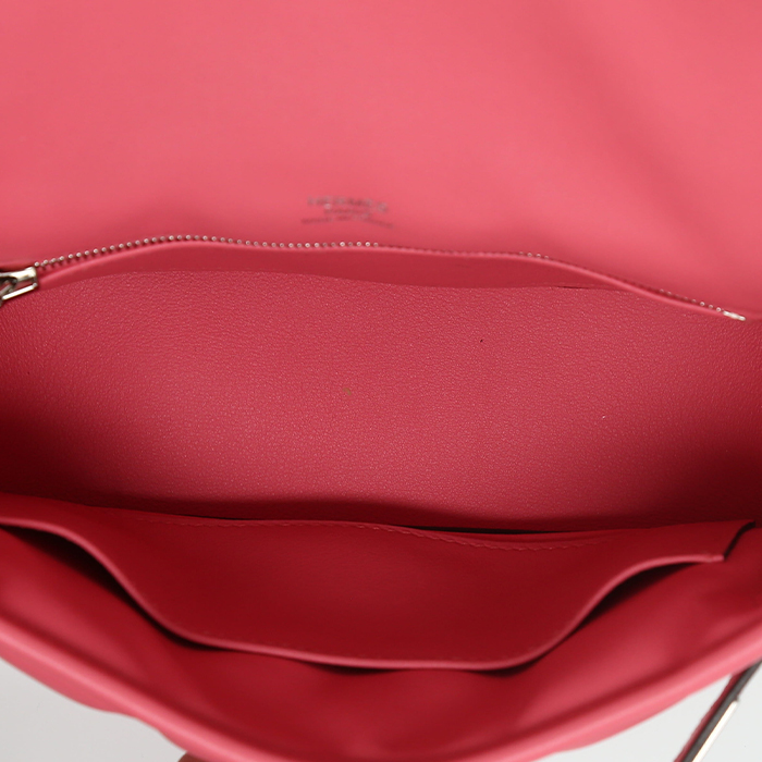 Sac bandoulière Hermès  Berline petit modèle  en cuir Swift Rose Lipstick - Detail D8