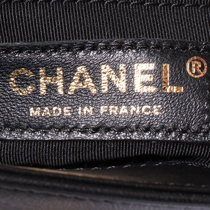 Borsa a tracolla Chanel  Mini Boy in pelle trapuntata nera - Detail D3