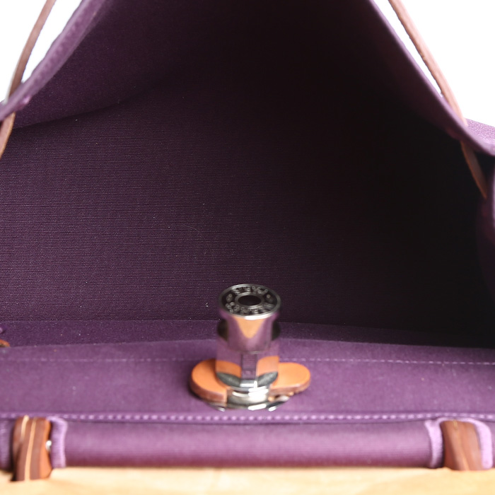 Hermès  Herbag bag worn on the shoulder or carried in the hand  in purple canvas  and natural Hunter cowhide - Detail D2