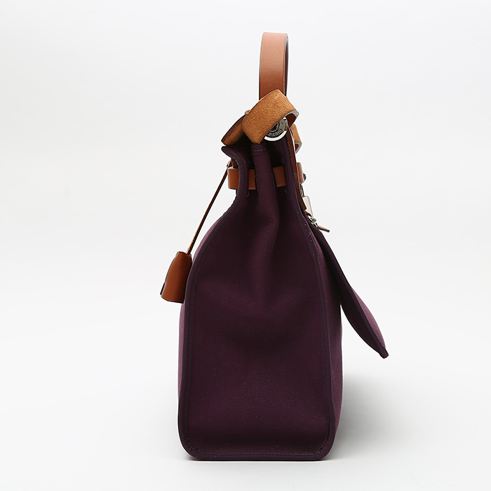 Bolso para llevar al hombro o en la mano Hermès Herbag en lona violeta y vaca Hunter natural - Detail D6