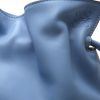 Bolso bandolera Loewe  Flamenco Knot  en cuero azul - Detail D1 thumbnail