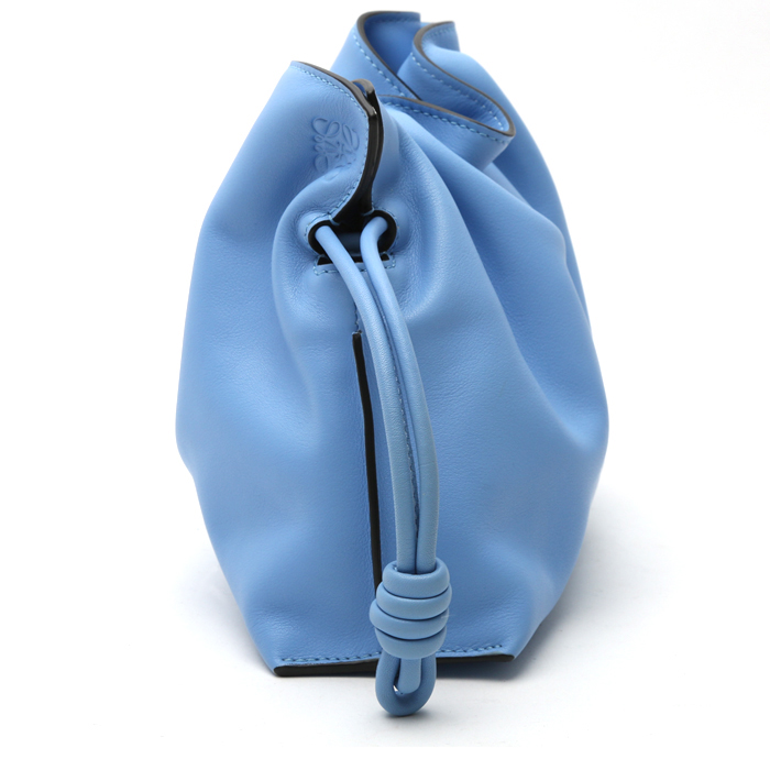 Loewe Flamenco Knot shoulder bag in blue leather - Detail D5