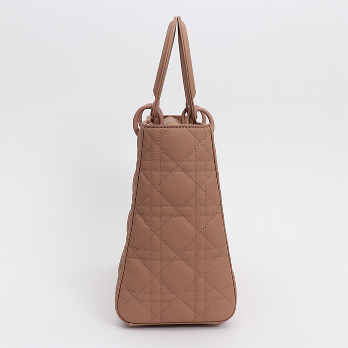 Dior  Lady Dior medium model  handbag  in powder pink leather cannage - Detail D6