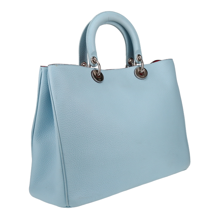 Sac cabas Dior  Diorissimo grand modèle  en cuir grainé bleu-ciel - Detail D6
