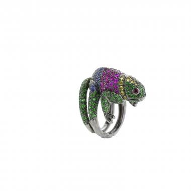 Anello Boucheron Masy, le Caméléon in oro invecchiato, zaffiri e Tsavorite