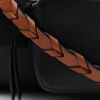 Bolso de mano Loewe  Amazona en cuero negro - Detail D1 thumbnail