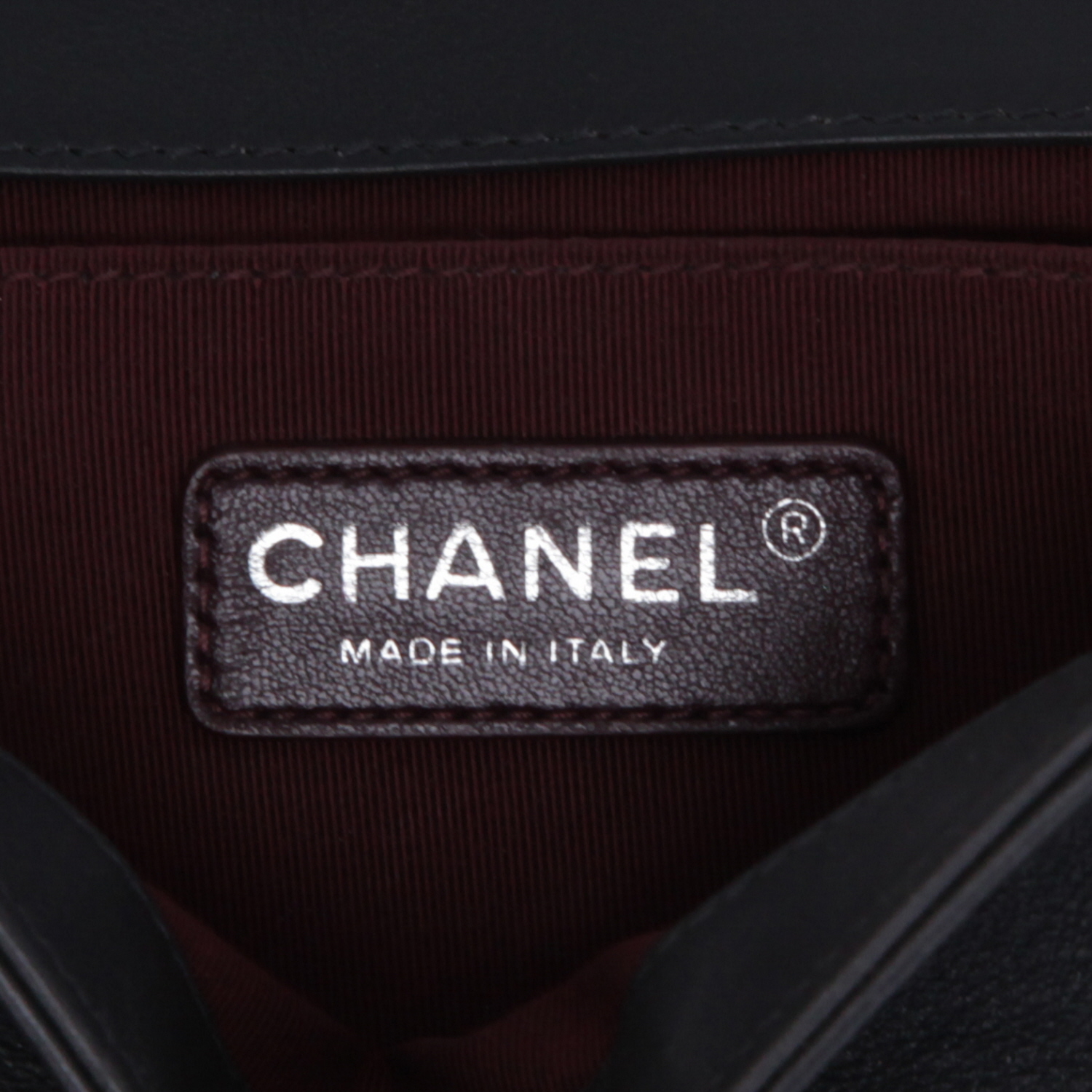 Chanel Boy shoulder bag in grey quilted velvet - Detail D9