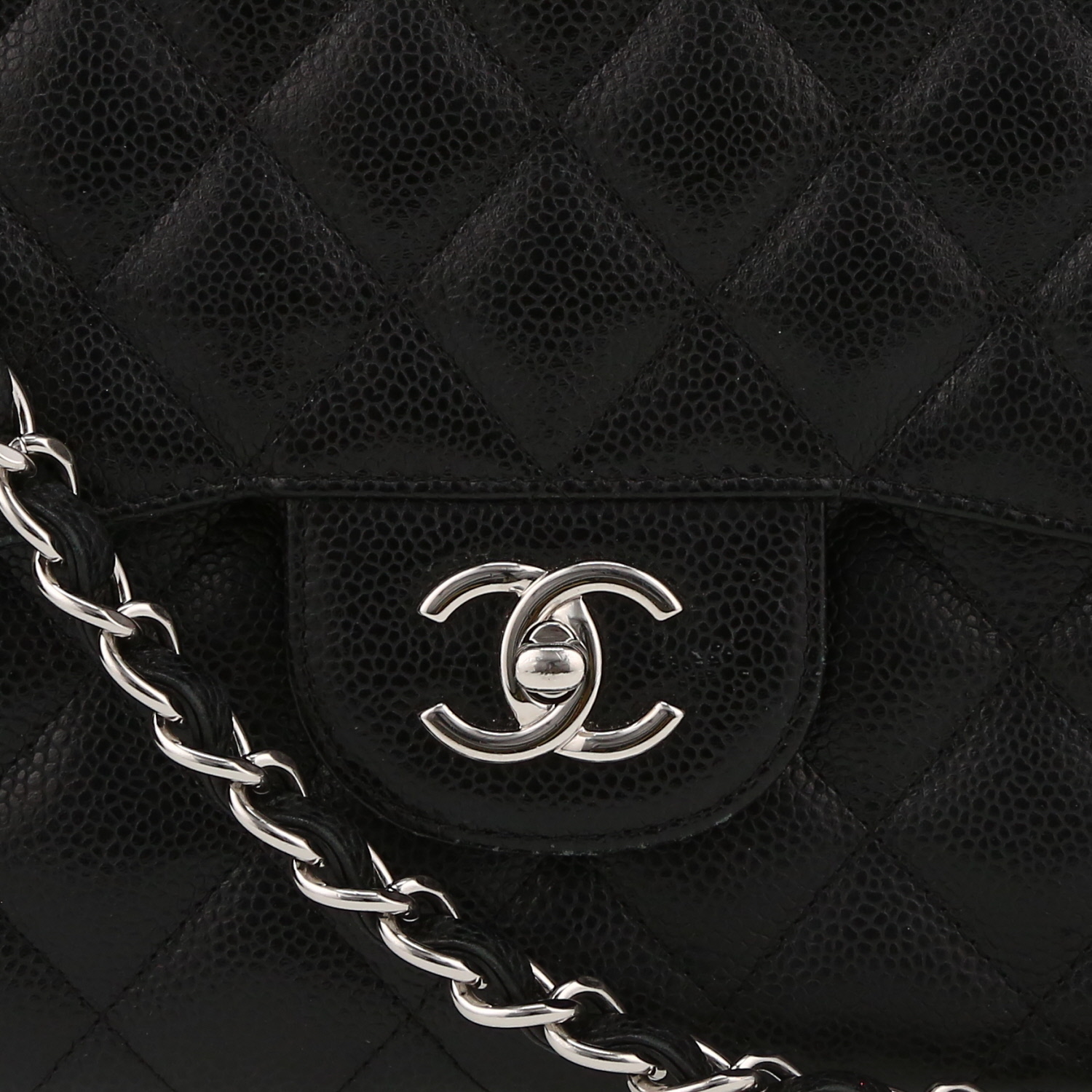 Bolso bandolera Chanel  Timeless Jumbo en cuero granulado acolchado negro - Detail D1