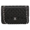 Bolso bandolera Chanel  Timeless Jumbo en cuero granulado acolchado negro - Detail D2 thumbnail