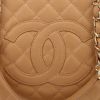 Chanel  Shopping GST bag worn on the shoulder or carried in the hand  in beige quilted grained leather - Detail D1 thumbnail