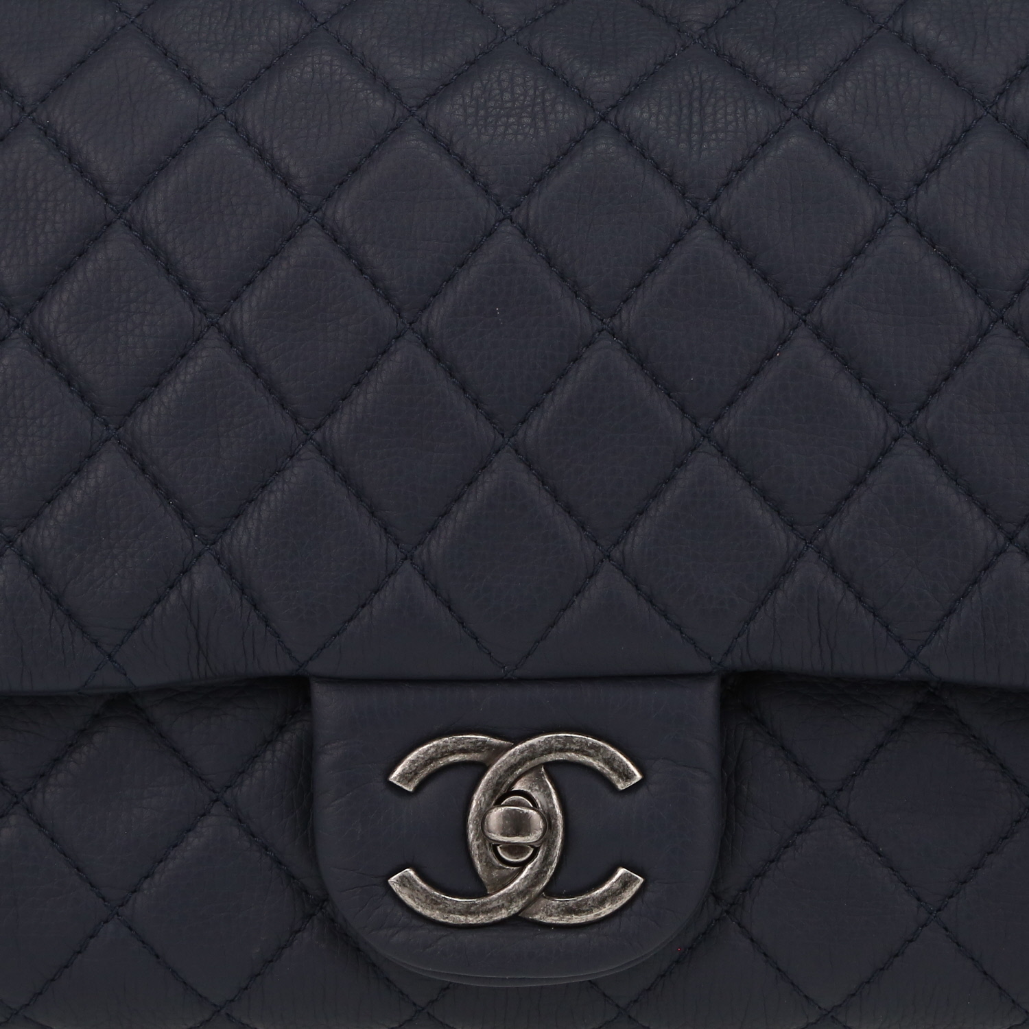 Borsa a tracolla Chanel  Timeless Maxi Jumbo in pelle trapuntata blu - Detail D1