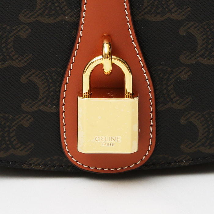 Borsa a spalla Celine  Tabou modello medio  in tela "Triomphe" e pelle marrone - Detail D1