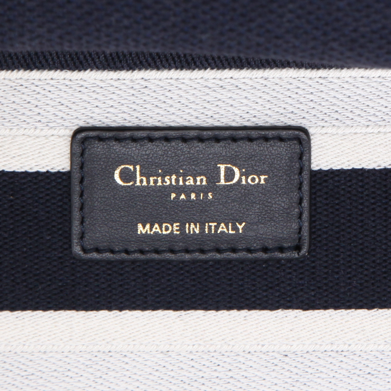 Bolso de mano Dior  Lady Dior Edition Limitée modelo mediano  en lona bicolor azul y blanca - Detail D9