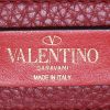 Borsa a tracolla Valentino Garavani  JoyLock modello grande  in pelle martellata bordeaux - Detail D9 thumbnail