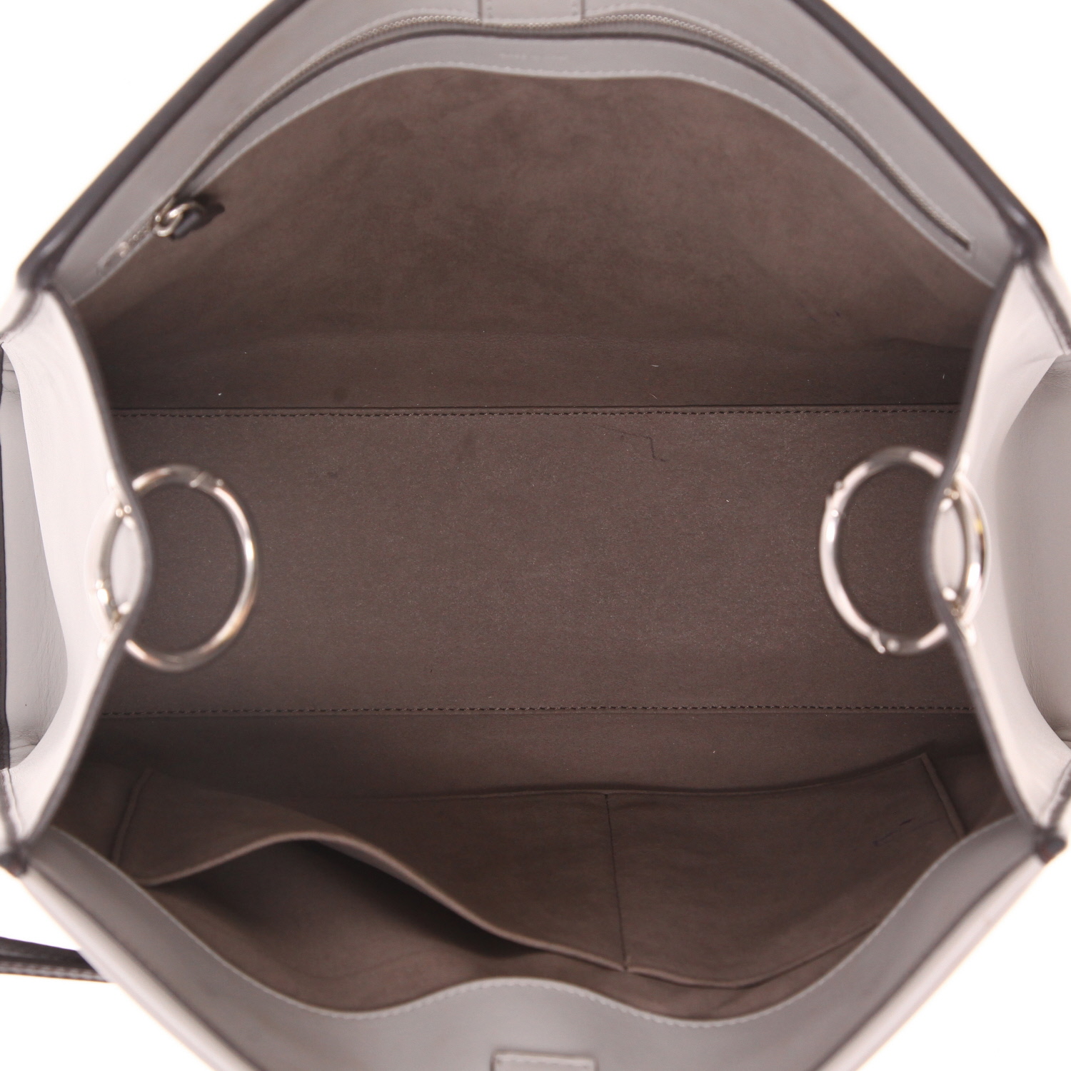 Bolso de mano Fendi  Runaway en cuero gris y negro - Detail D3