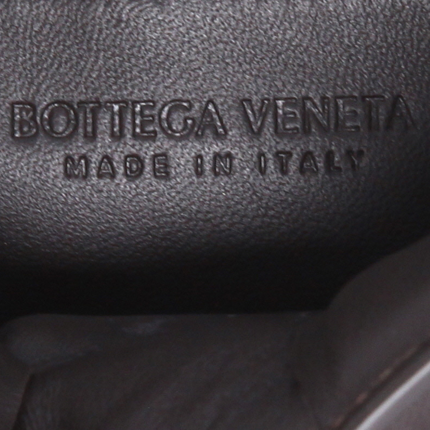 Bottega Veneta  Padded Cassette shoulder bag  in brown intrecciato leather - Detail D9