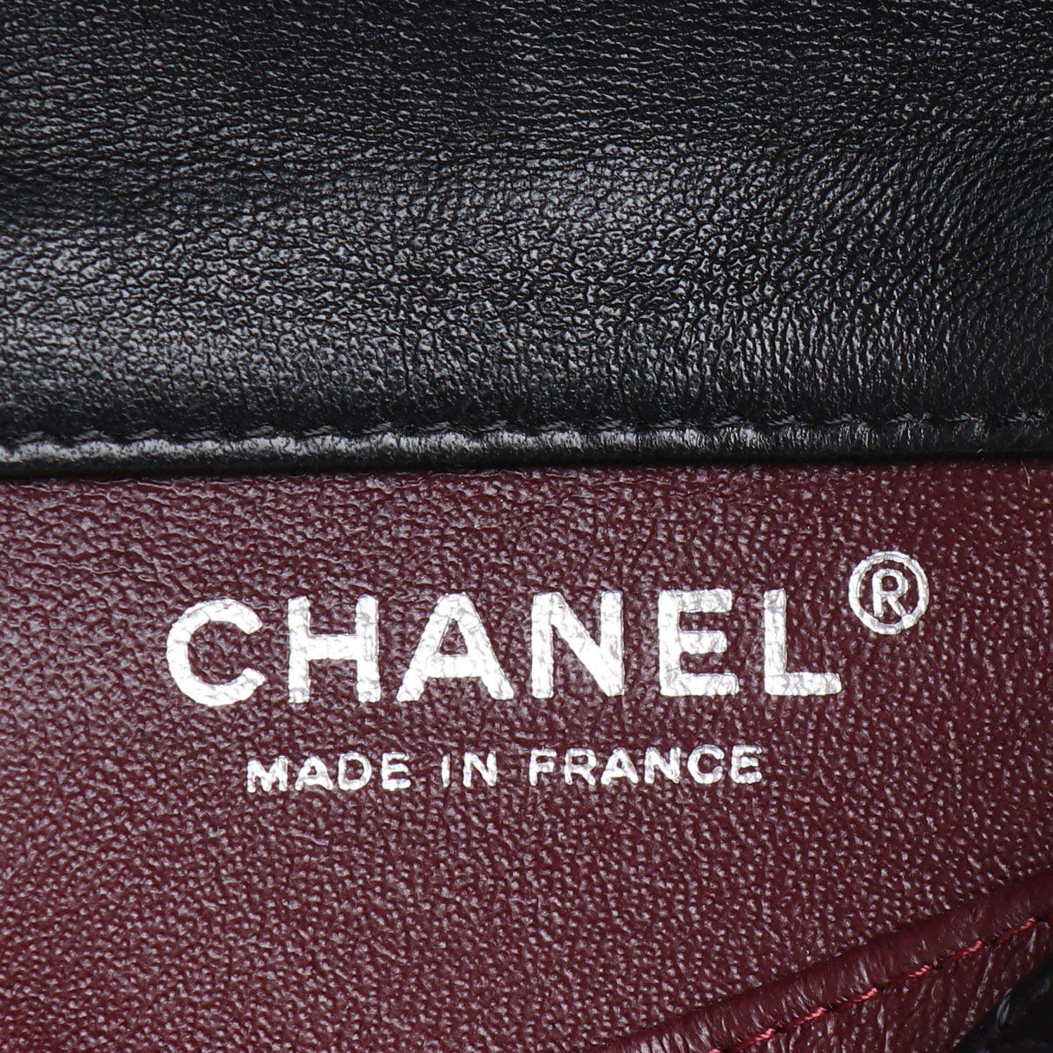 Sac bandoulière Chanel  Timeless mini  en cuir matelassé noir - Detail D3