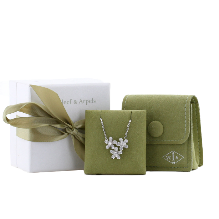 Collar Van Cleef & Arpels Socrate de oro blanco y diamantes - Detail D2