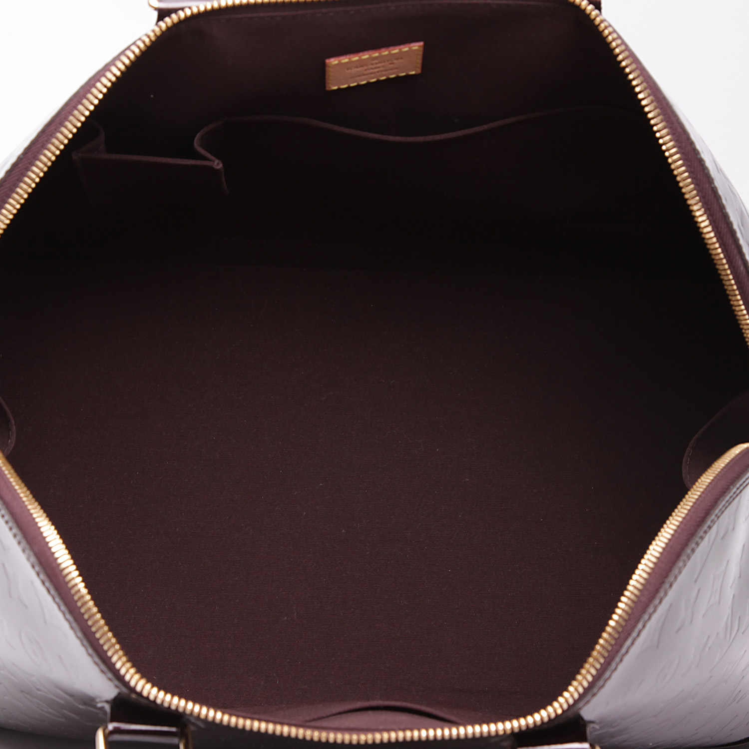 Sac à main Louis Vuitton  Alma grand modèle  en cuir verni monogram aubergine - Detail D8