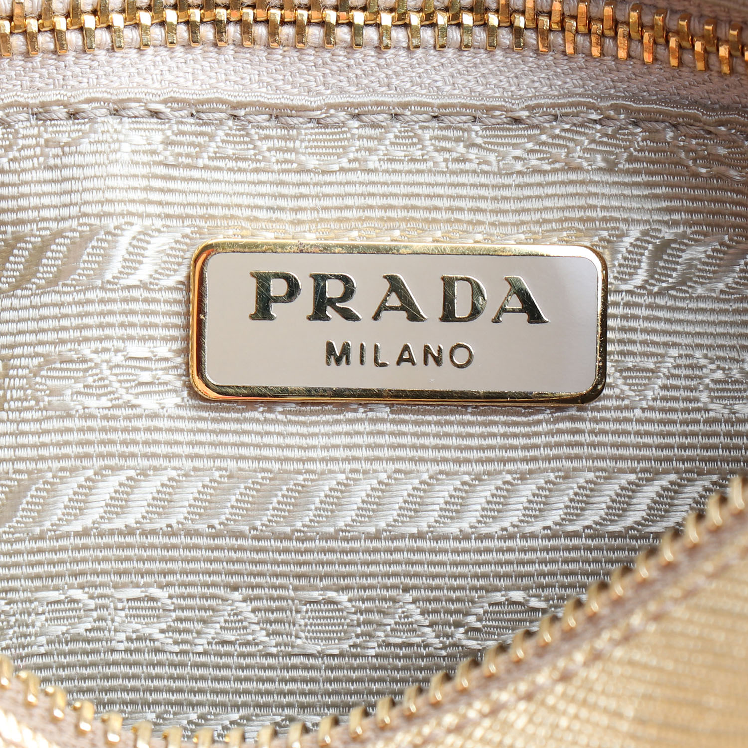 Prada   handbag  in gold and white leather saffiano - Detail D3