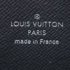 Pochette Louis Vuitton  PocheToilette26 in tela monogram grigio Graphite e pelle naturale - Detail D3 thumbnail