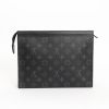 Pochette Louis Vuitton  PocheToilette26 in tela monogram grigio Graphite e pelle naturale - Detail D7 thumbnail