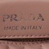 Sac bandoulière Prada  Diagramme en cuir matelassé rose - Detail D3 thumbnail