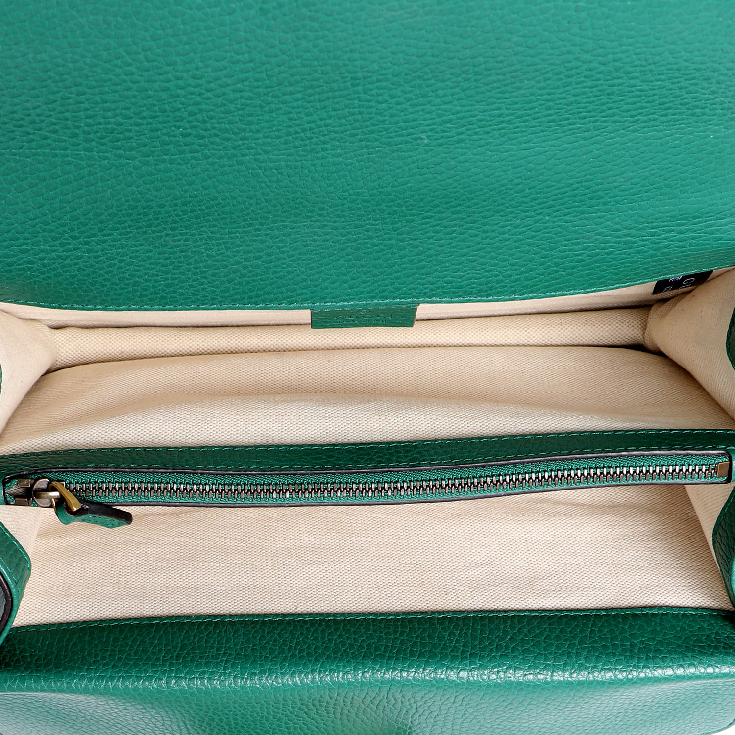 Bolso para llevar al hombro o en la mano Gucci  Dionysus en cuero granulado verde - Detail D2