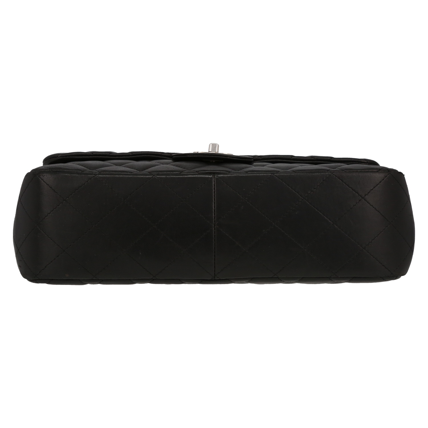 Bolso de mano Chanel  Timeless Jumbo en cuero acolchado negro - Detail D4