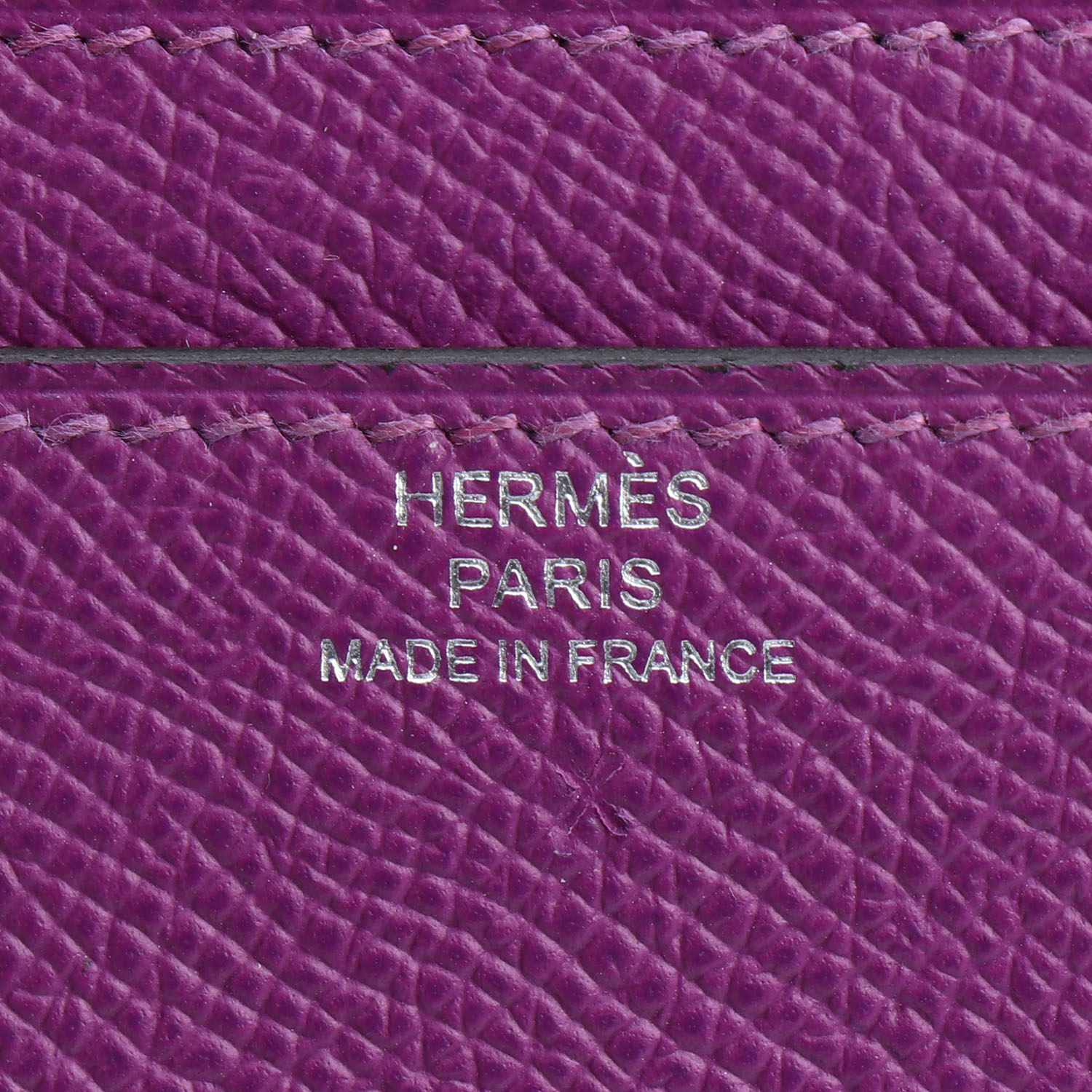 Hermès Constance Constance Long To Go shoulder bag  in purple Anemone epsom leather - Detail D3