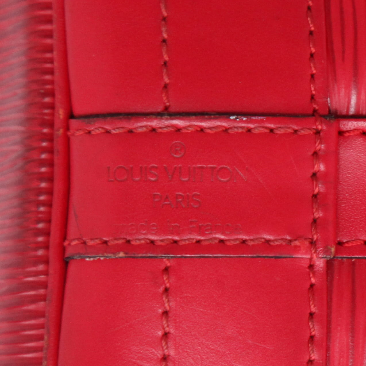 Sac à main Louis Vuitton  Grand Noé grand modèle  en cuir épi rouge - Detail D9