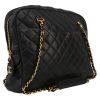 Bolso para llevar al hombro Chanel  Vintage Shopping en cuero acolchado negro - Detail D6 thumbnail