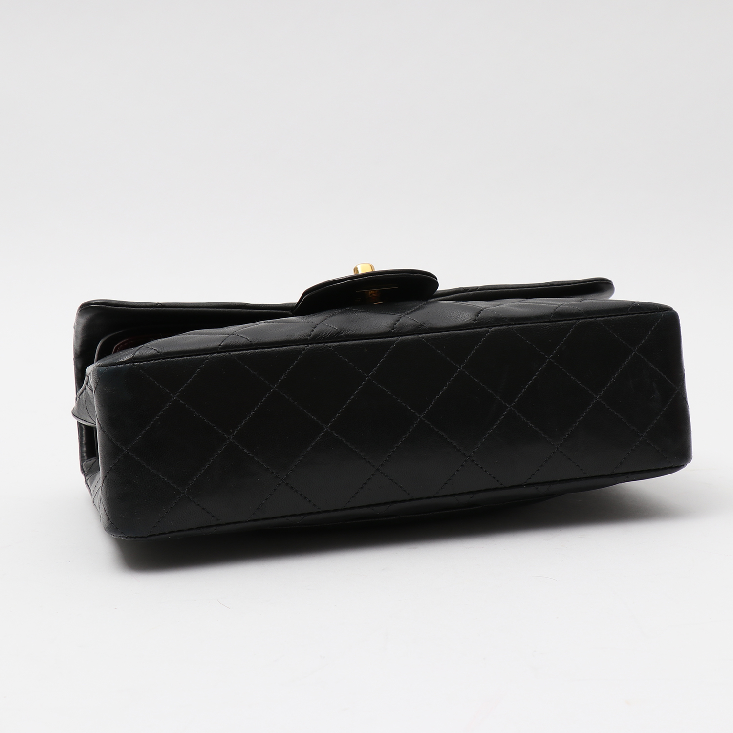 Chanel  Timeless small model  handbag  in black quilted leather - Detail D4