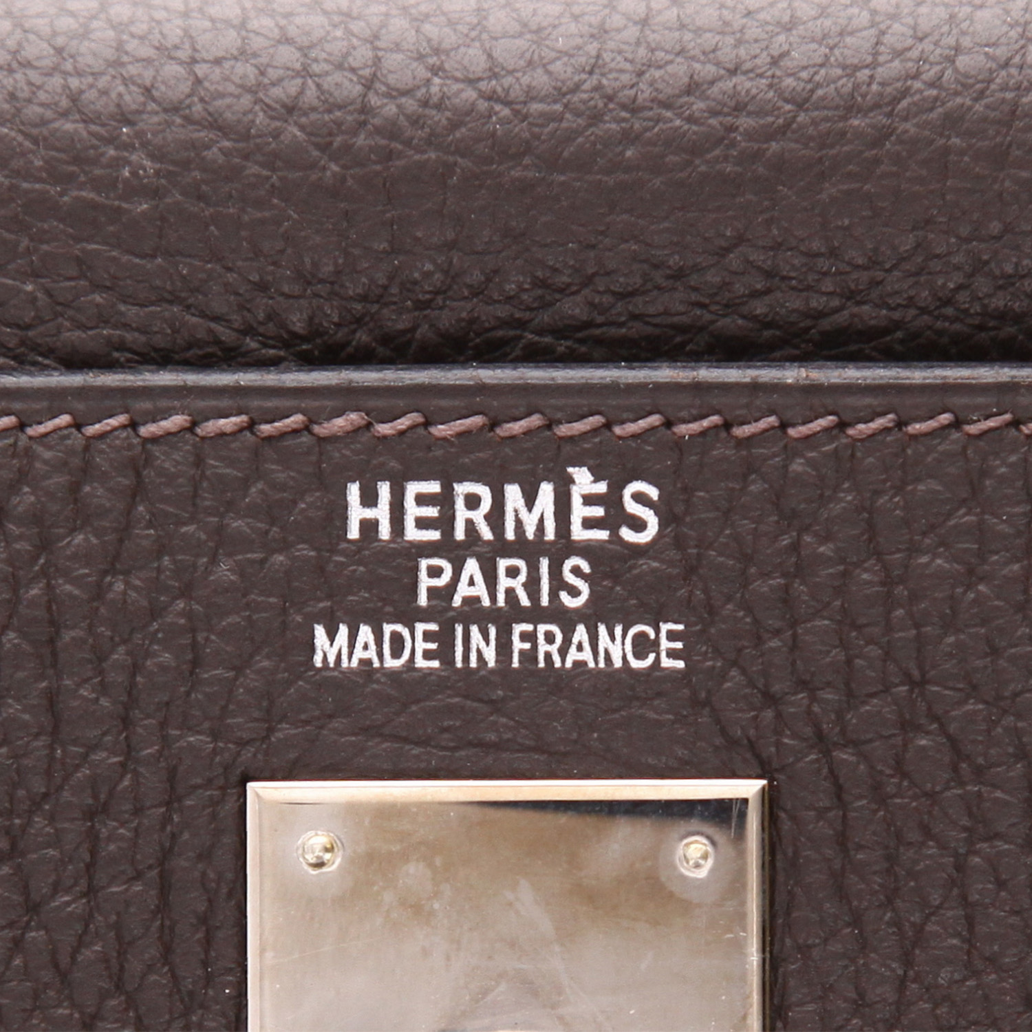 Bolso de mano Hermès  Kelly 40 cm en cuero togo color ébano - Detail D2