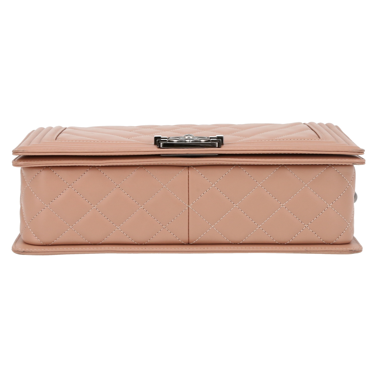 Sac bandoulière Chanel Boy grand modèle en cuir matelassé rose - Detail D4