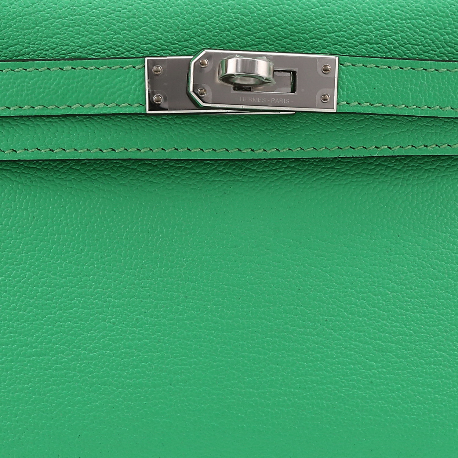 Hermès  Kelly 20 cm handbag  in green Comics Mysore leather - Detail D1