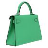 Hermès  Kelly 20 cm handbag  in green Comics Mysore leather - Detail D6 thumbnail