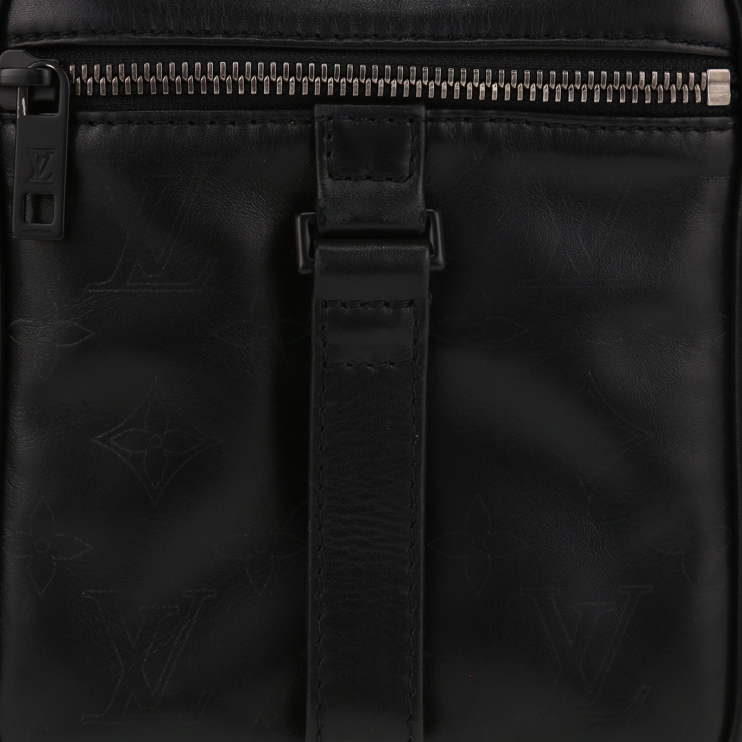 Sac bandoulière Louis Vuitton  Peonia en cuir noir - Detail D1