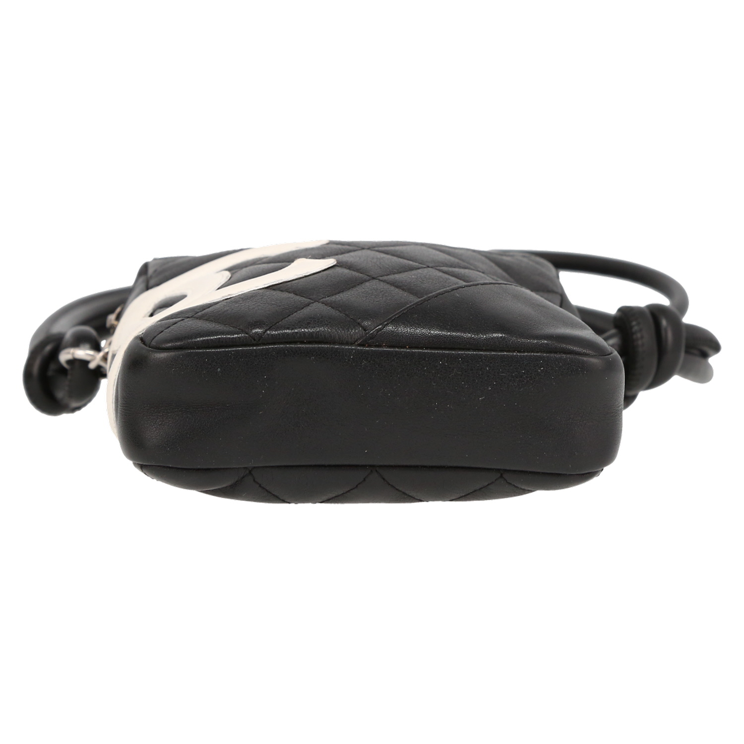 Sac à main Chanel  Cambon en cuir matelassé noir - Detail D4