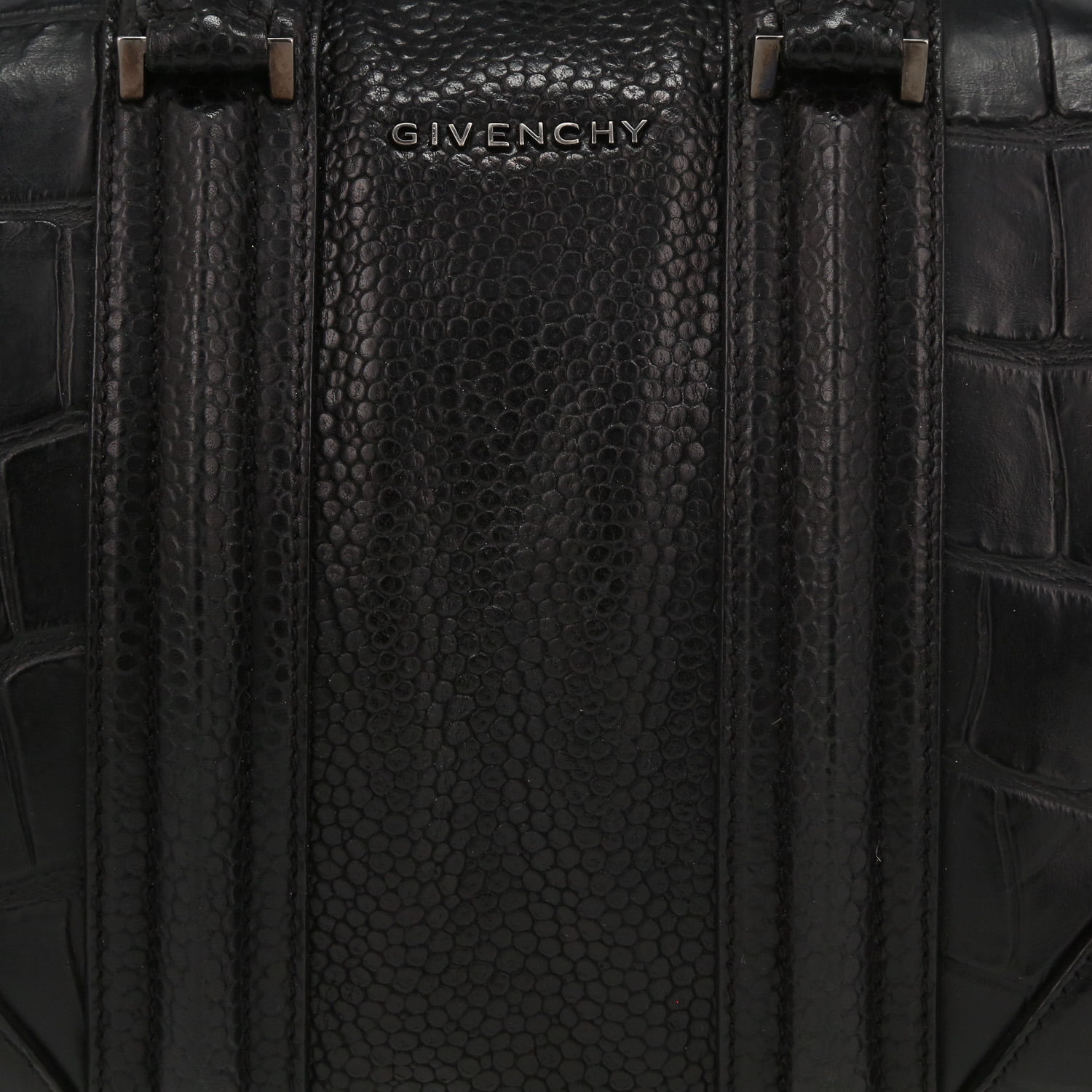 Givenchy Lucrezia shoulder bag in black leather and black grained leather - Detail D1