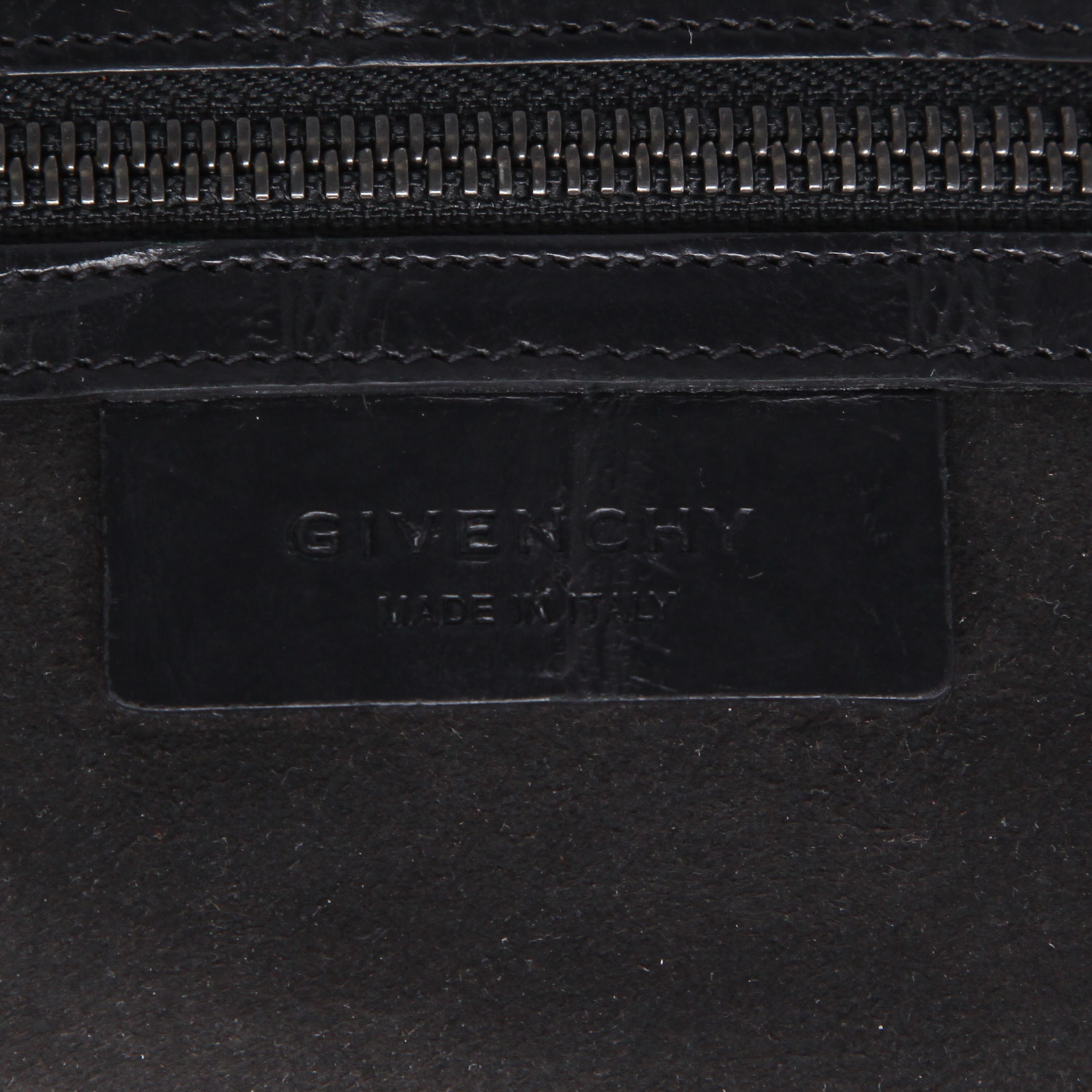Givenchy Lucrezia shoulder bag in black leather and black grained leather - Detail D9