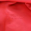 Bottega Veneta  Pouch handbag/clutch  in red leather - Detail D9 thumbnail