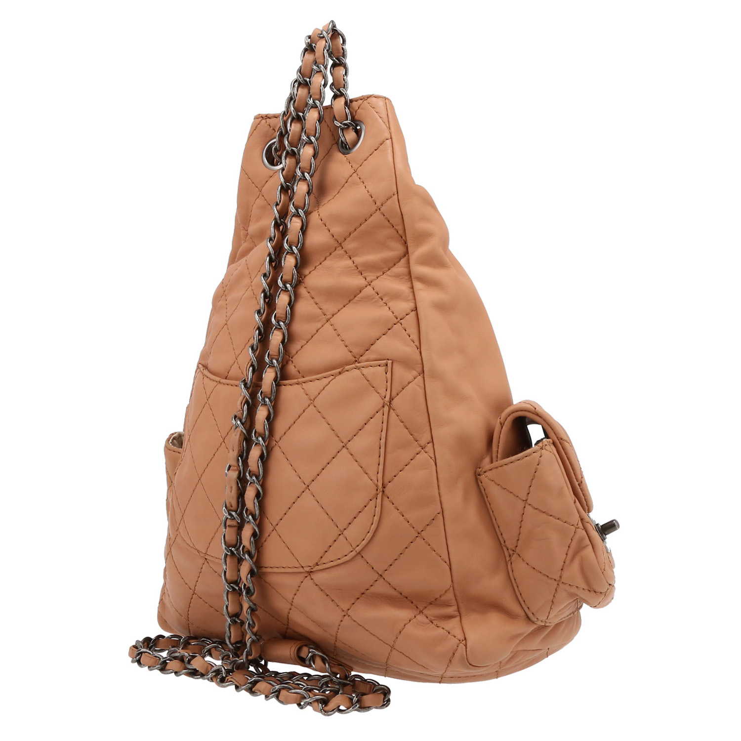 Sac à dos Chanel  Sac à dos en cuir matelassé marron camel - Detail D5