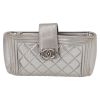 Chanel   wallet  in silver quilted leather - Detail D2 thumbnail