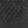 Chanel pouch  in black quilted leather - Detail D1 thumbnail